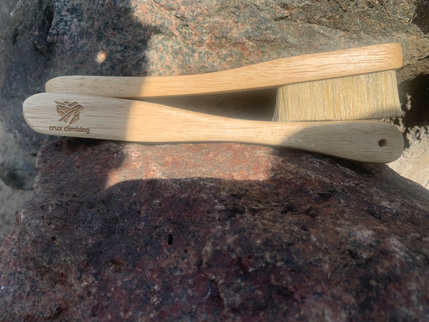 Climbing / bouldering brush